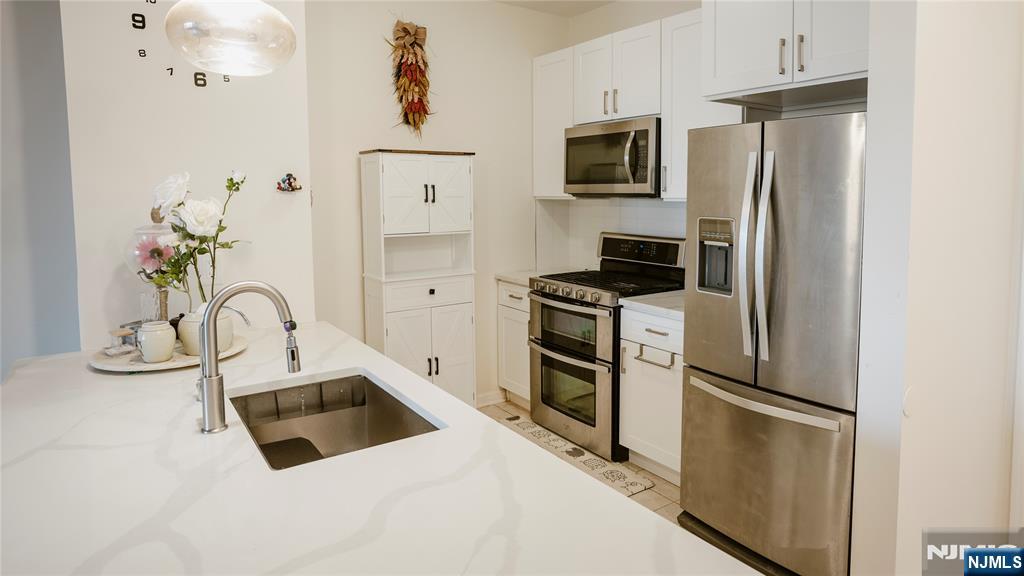 Homes for sale in Elmwood Park, NJ | 113 Cory Ln #113, Elmwood Park, NJ 07407 | MLS# 26001986