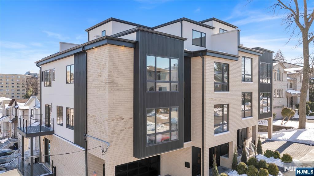 2220 Mackay Avenue, Fort Lee, NJ, 07024