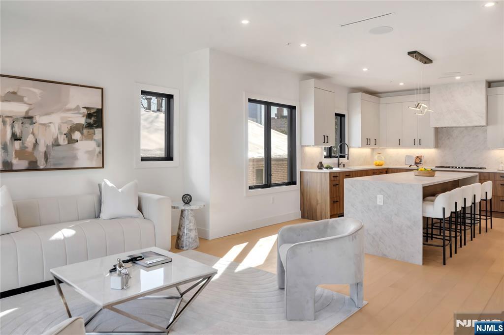 2220 Mackay Avenue, Fort Lee, NJ, 07024