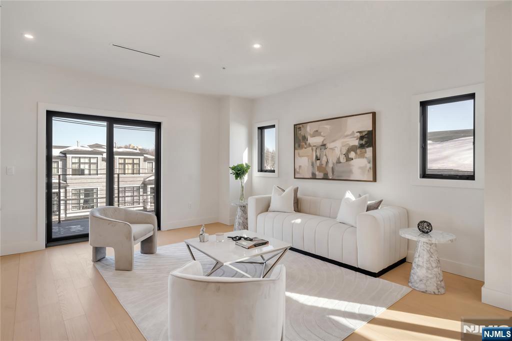 2220 Mackay Avenue, Fort Lee, NJ, 07024