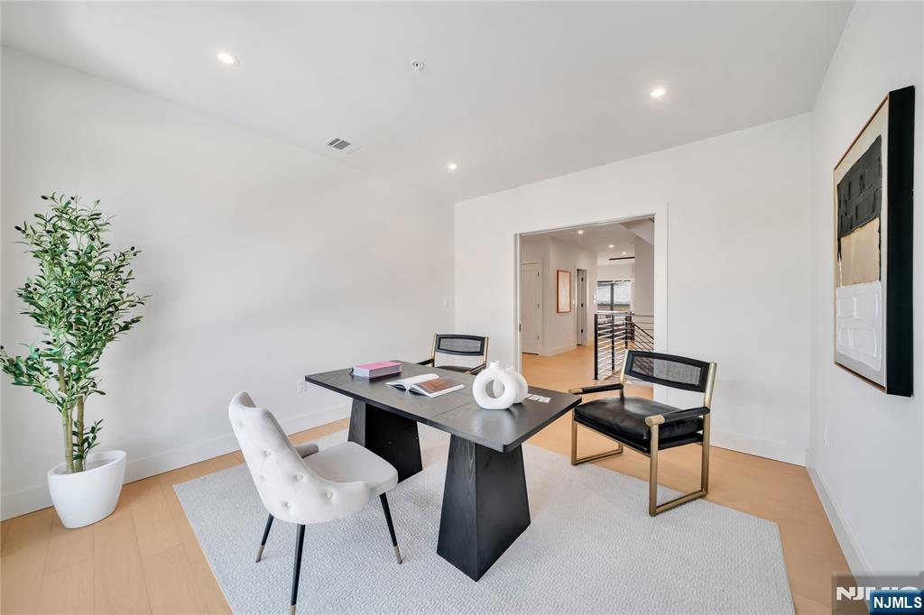 2220 Mackay Avenue, Fort Lee, NJ, 07024