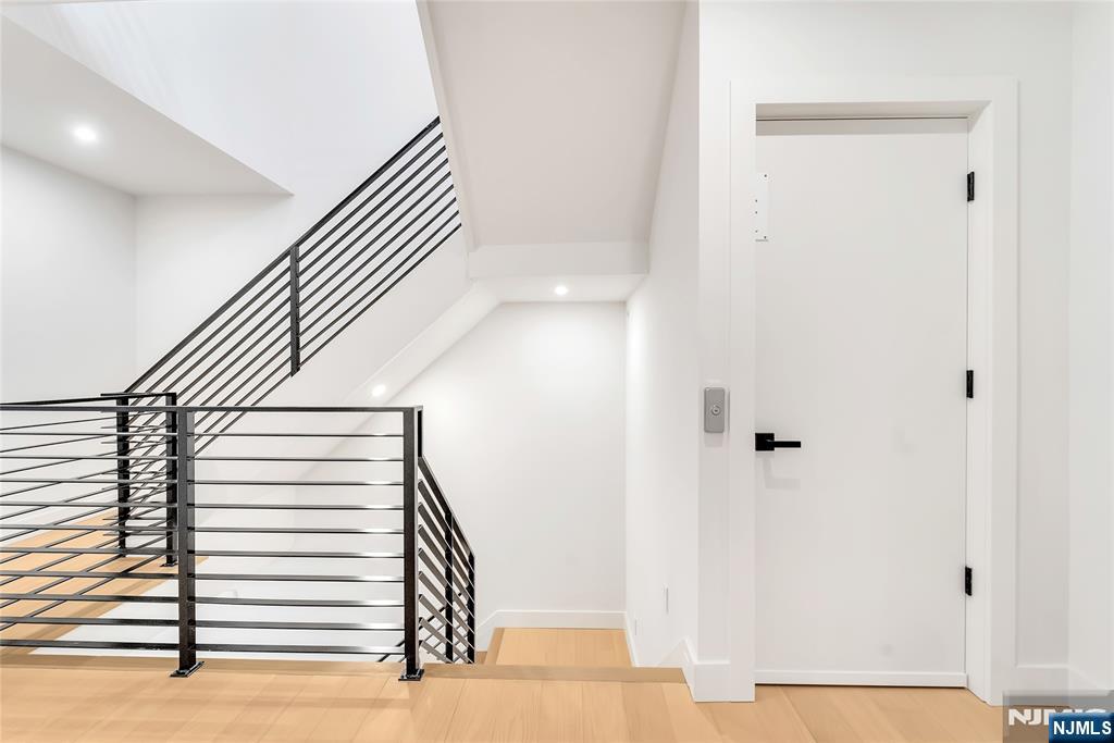 2220 Mackay Avenue, Fort Lee, NJ, 07024