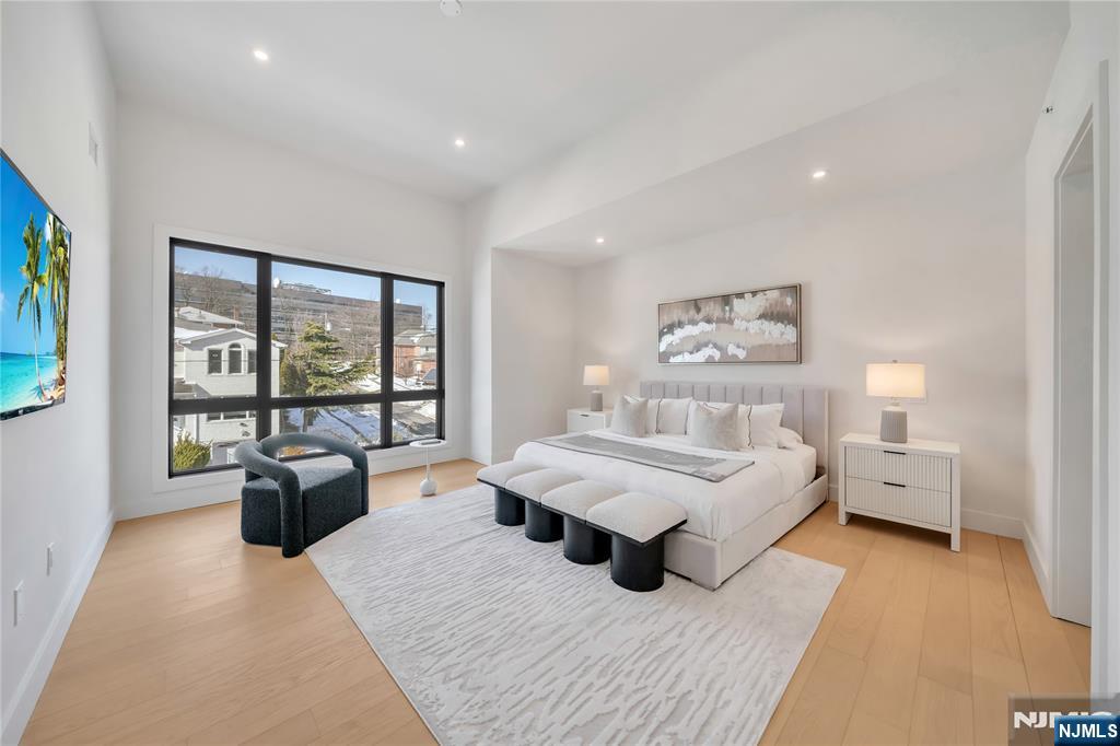 2220 Mackay Avenue, Fort Lee, NJ, 07024