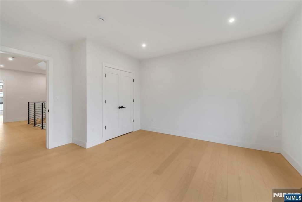 2220 Mackay Avenue, Fort Lee, NJ, 07024