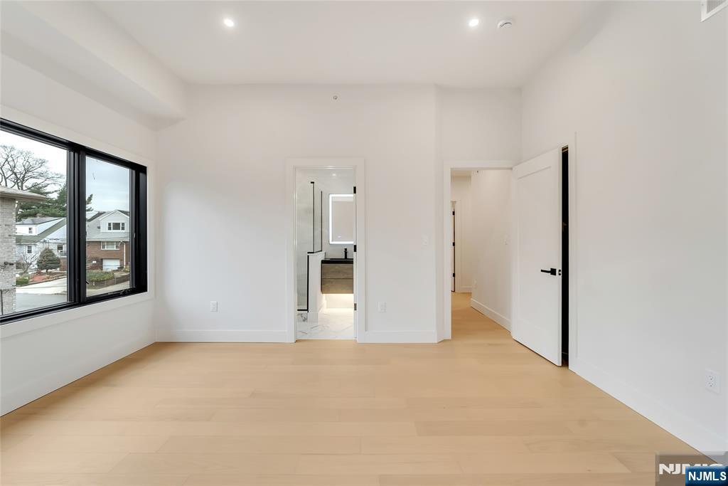 2220 Mackay Avenue, Fort Lee, NJ, 07024