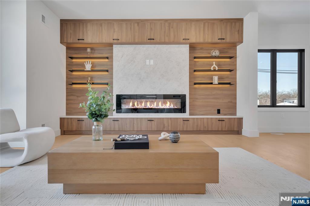 2220 Mackay Avenue, Fort Lee, NJ, 07024