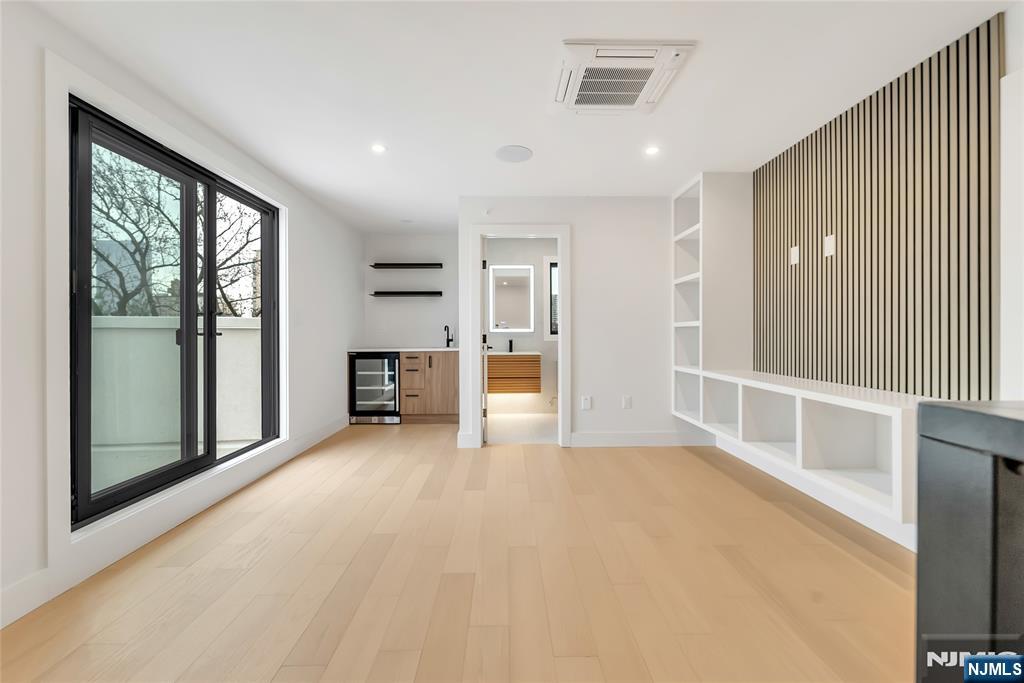 2220 Mackay Avenue, Fort Lee, NJ, 07024