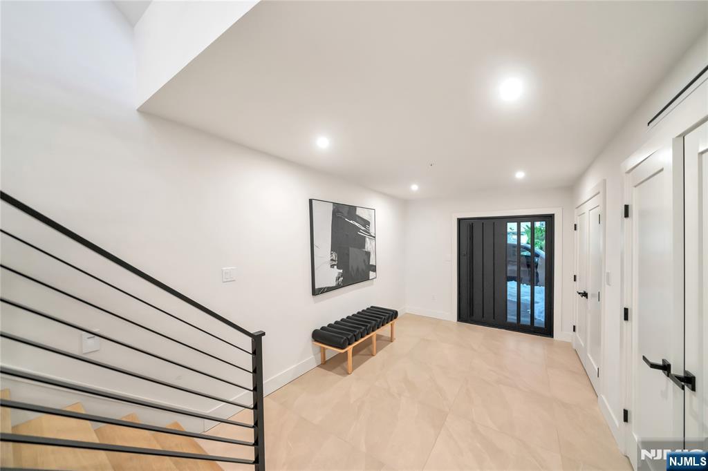 2220 Mackay Avenue, Fort Lee, NJ, 07024