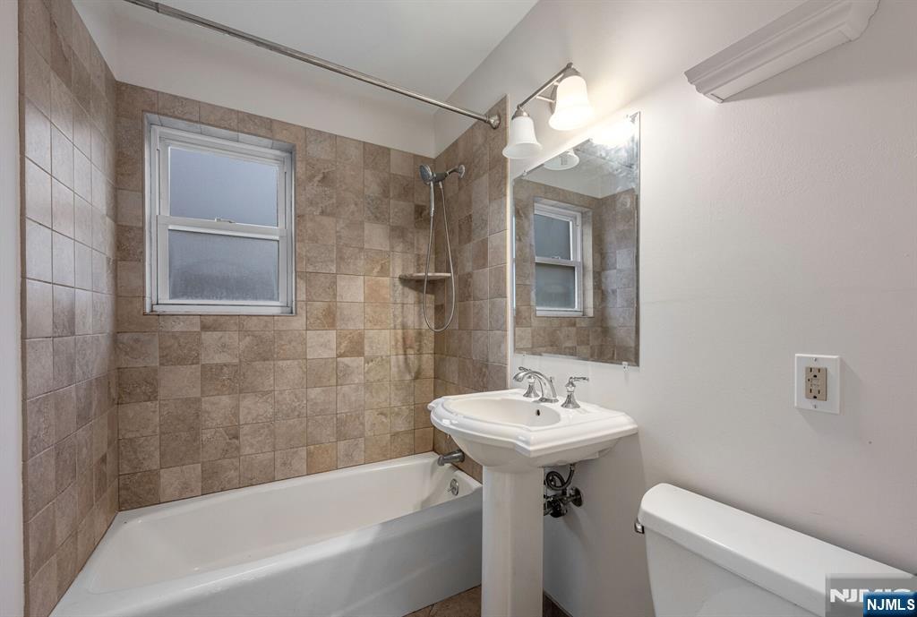 121 Regency Park, Ramsey, NJ, 07446