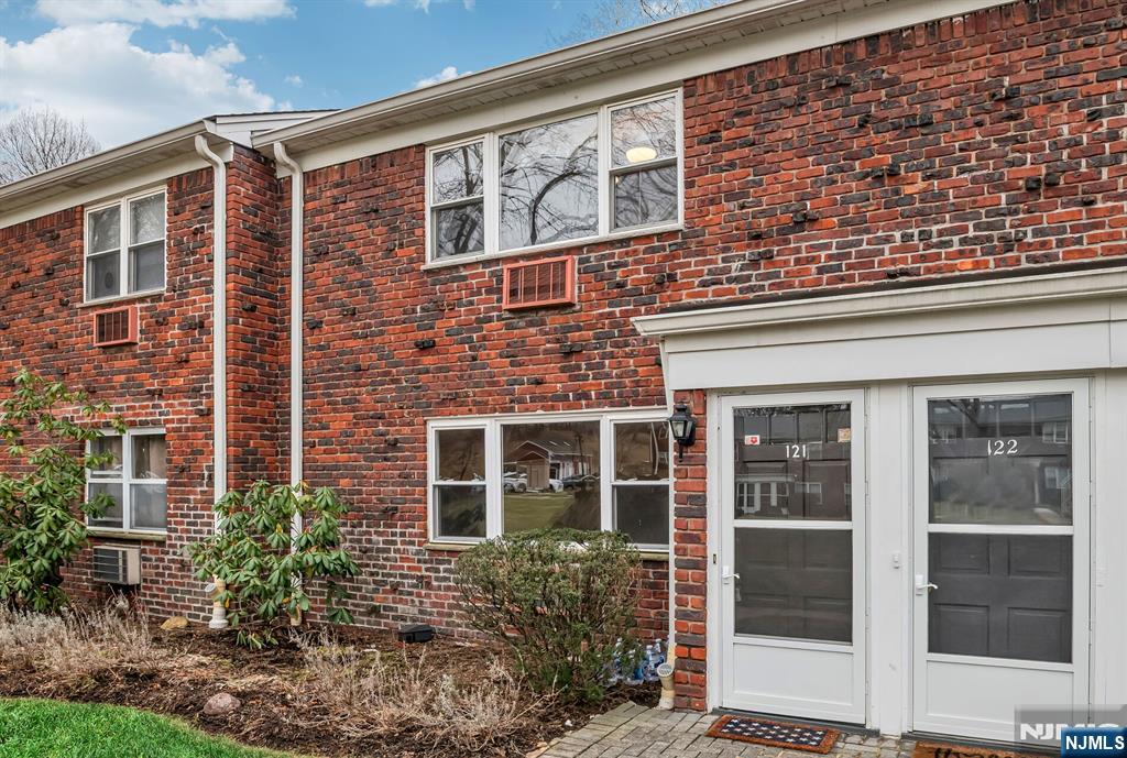 121 Regency Park, Ramsey, NJ, 07446