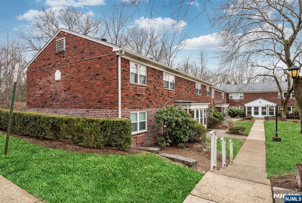 121 Regency Park, Ramsey, NJ, 07446