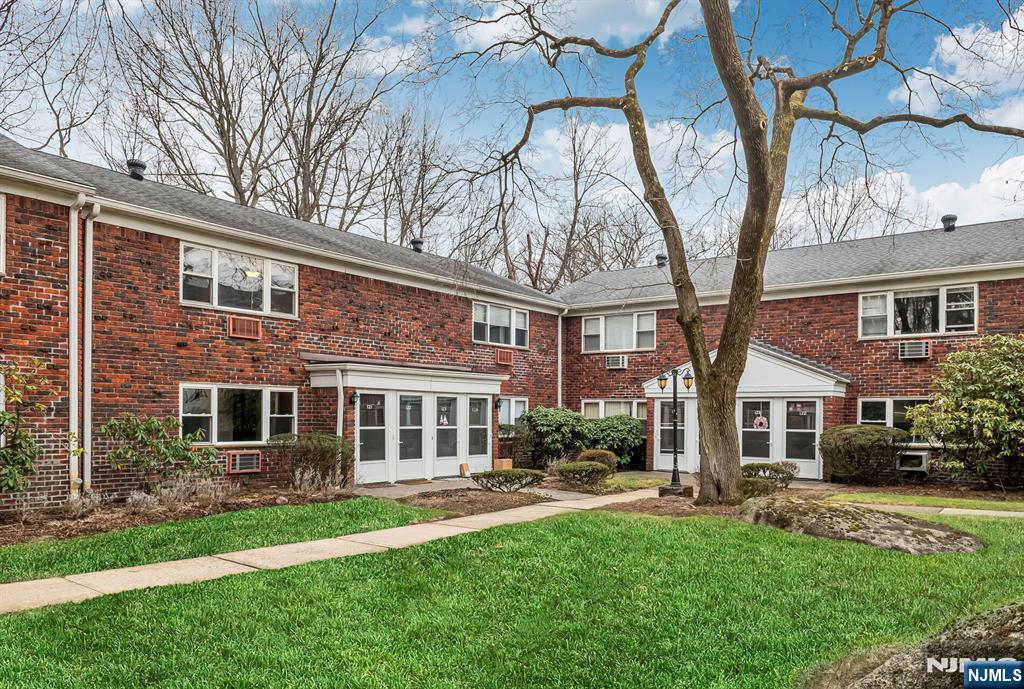 121 Regency Park, Ramsey, NJ, 07446