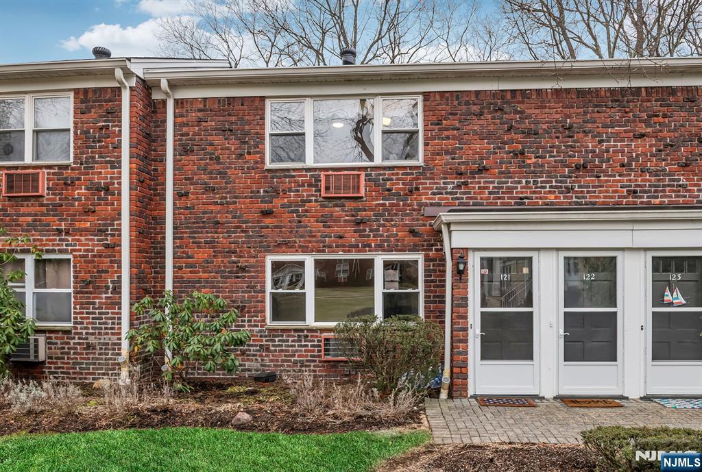 121 Regency Park, Ramsey, NJ, 07446