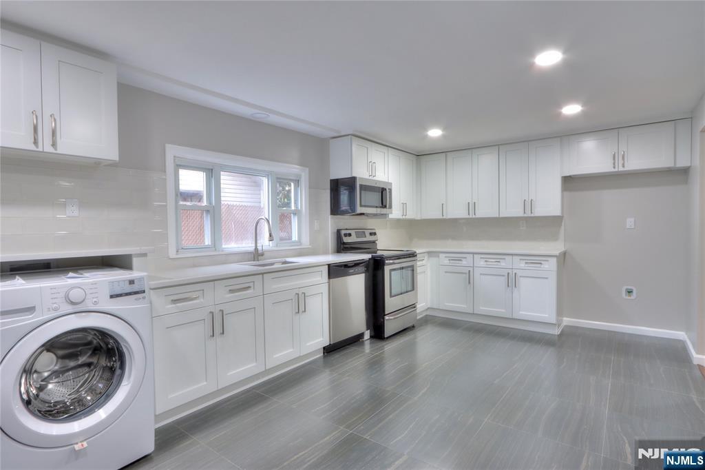 109 Division, Garfield, NJ, 07026