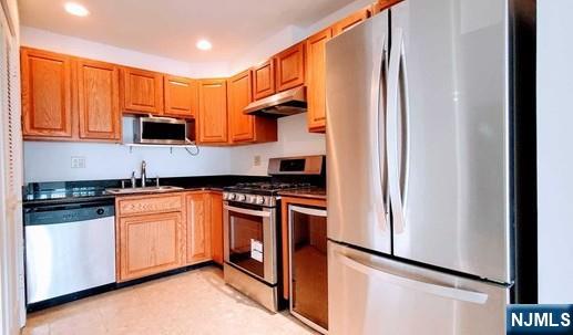 1203 River Rd #21A, Edgewater, NJ 07020