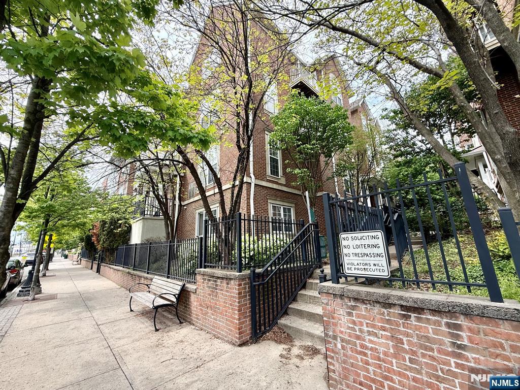 200 Dey Street 257 - Photo 2