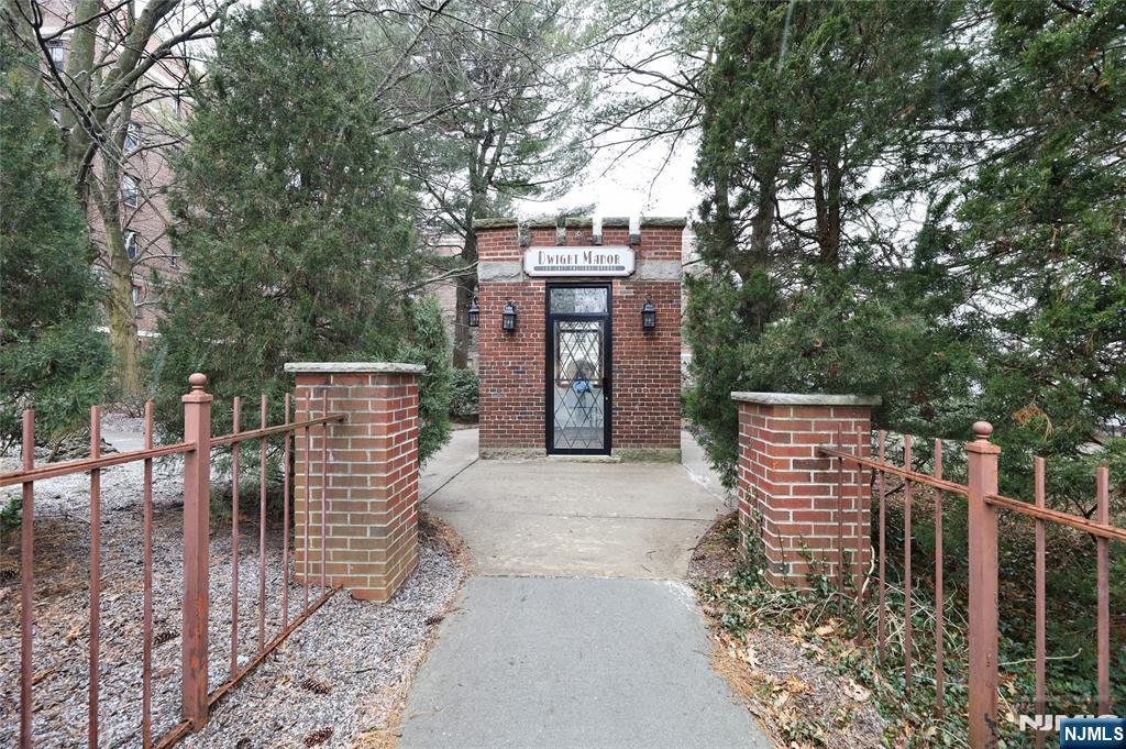 100 Palisade Avenue D12