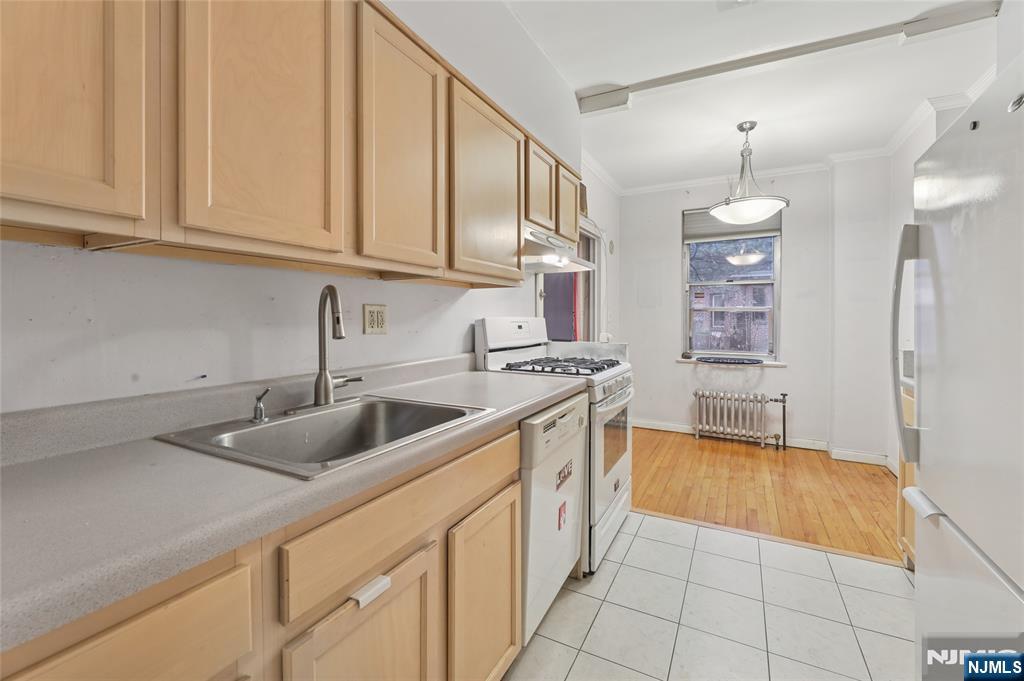 100 Palisade Avenue #D12