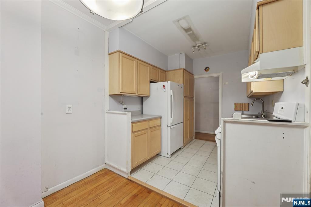 100 Palisade Avenue #D12