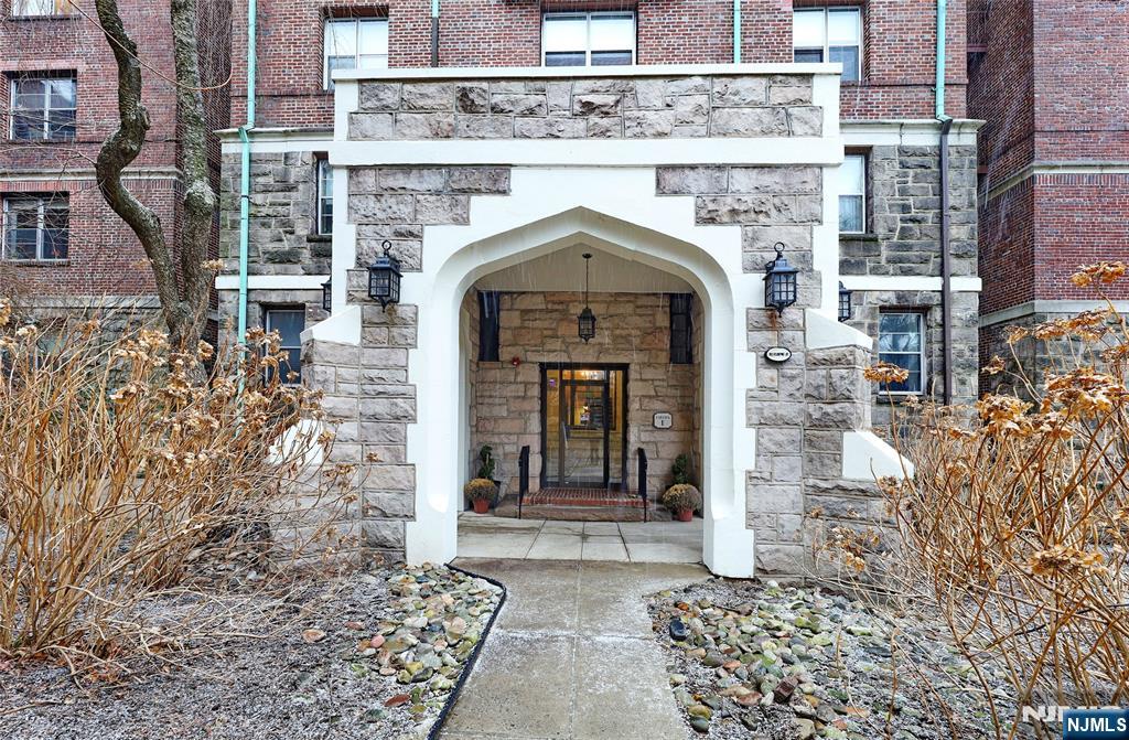 100 Palisade Avenue #D12