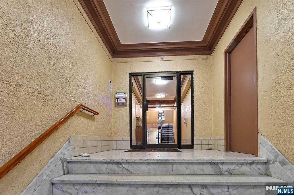 100 Palisade Avenue #D12