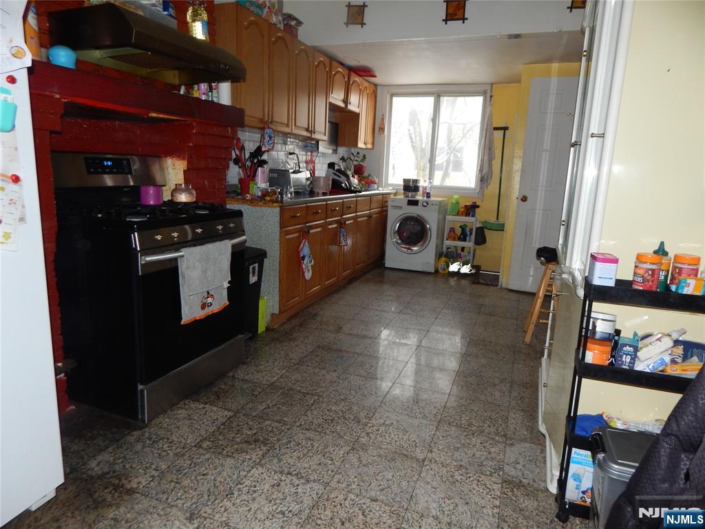 615 Harrison Avenue - Photo 2