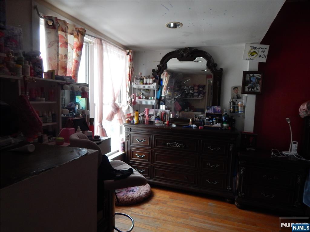 615 Harrison Avenue - Photo 4