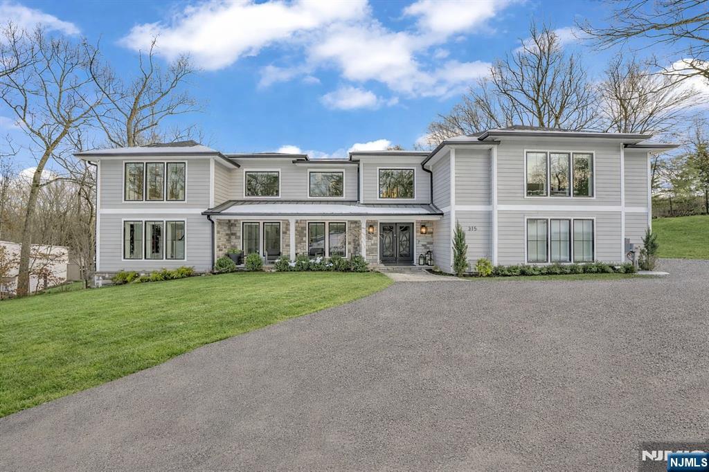 315 Freemans Lane - Photo 2