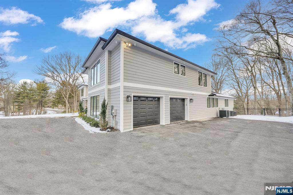 315 Freemans Lane - Photo 3