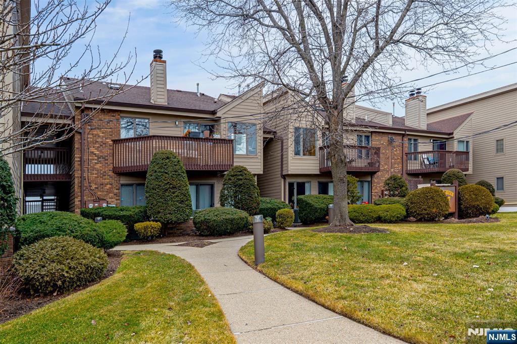 2000 Linwood Avenue, Fort Lee, NJ, 07024