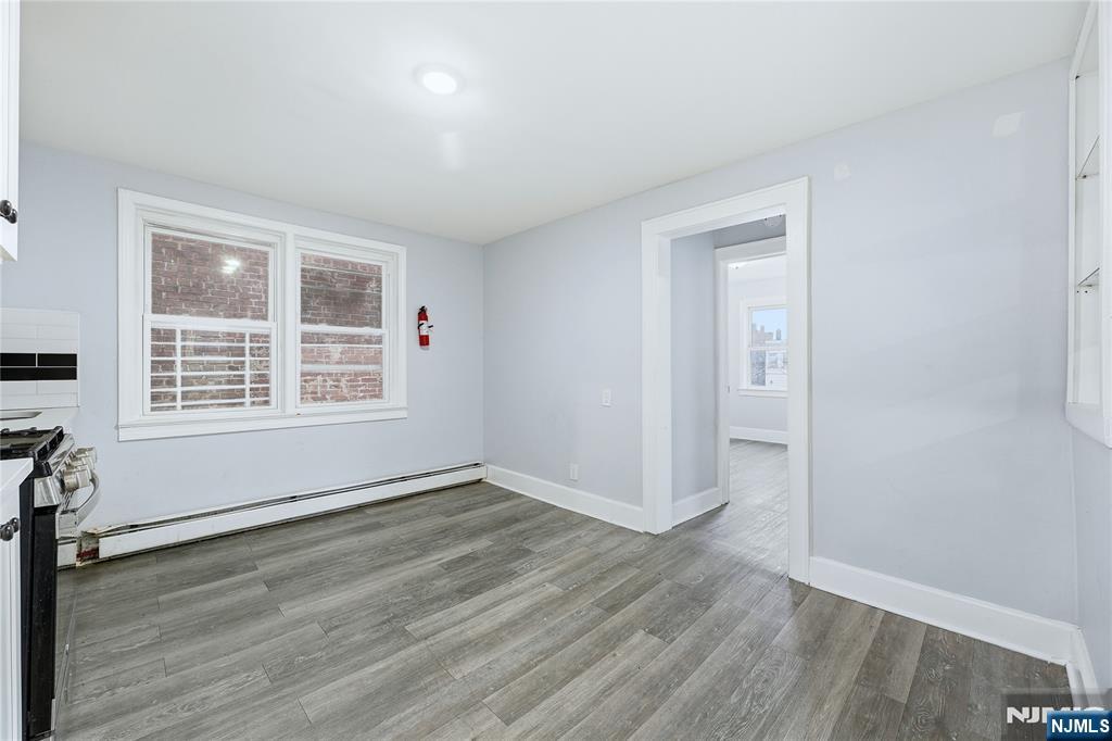 328 John Street - Photo 4