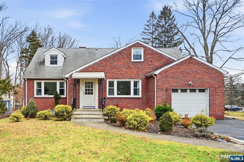 Homes for sale in Livingston, NJ | 198 W Northfield Rd, Livingston, NJ 07039 | MLS# 26002174