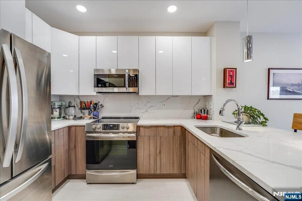 26 Ave At Port Imperial 213 - Photo 2