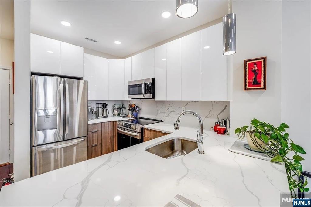 26 Ave At Port Imperial 213 - Photo 4