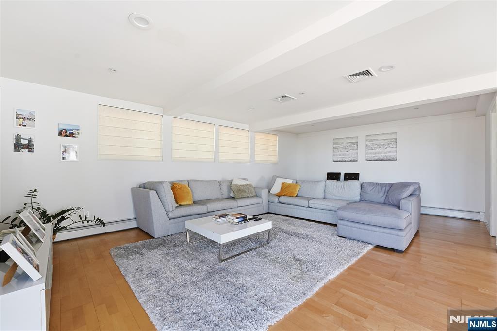 Homes for sale in Tenafly, NJ | 27 Suffolk Ln, Tenafly, NJ 07670 | MLS# 26002239