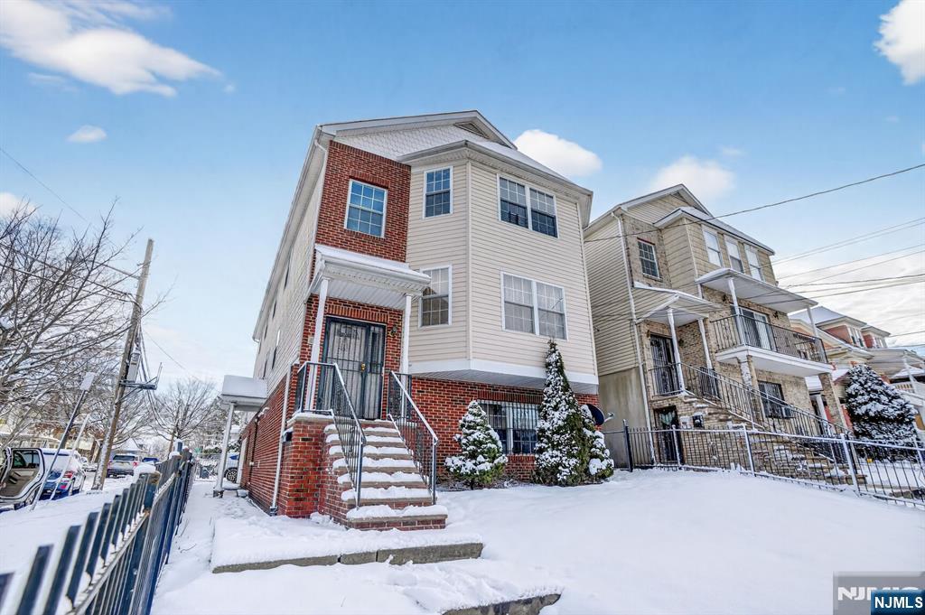 28 Clinton Place - Photo 1