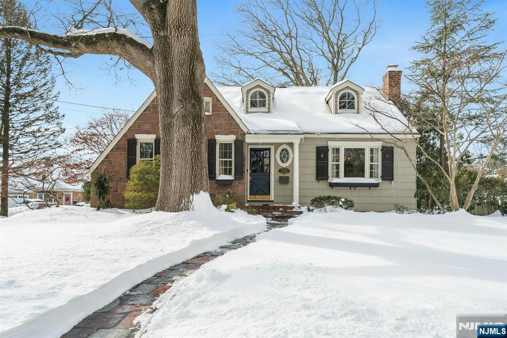 $1,295,000 Cape Cod