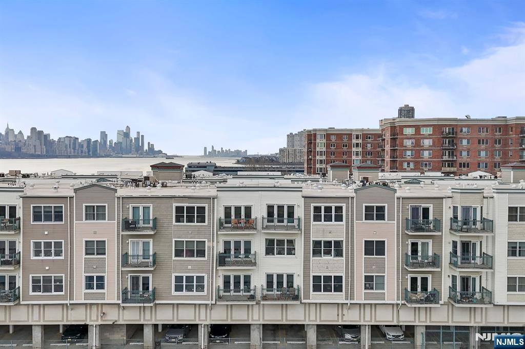 344 The Promenade 344 - Photo 2