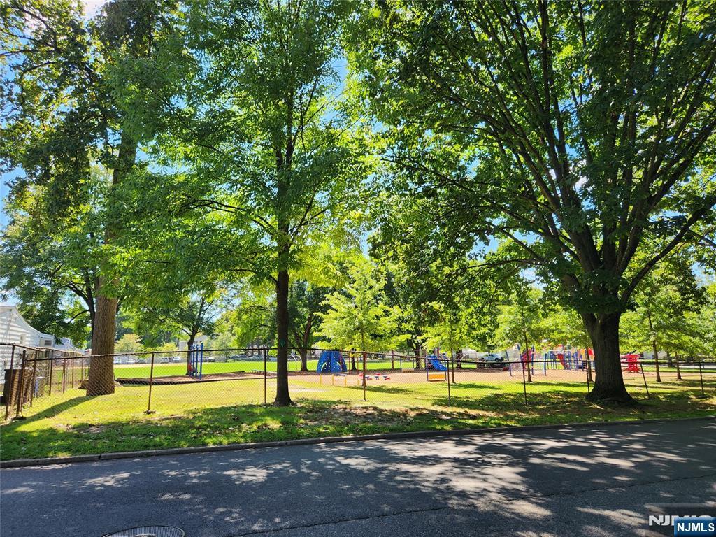 Homes for sale in Paramus, NJ | 368 Elmwood Dr, Paramus, NJ 07652 | MLS# 26002467