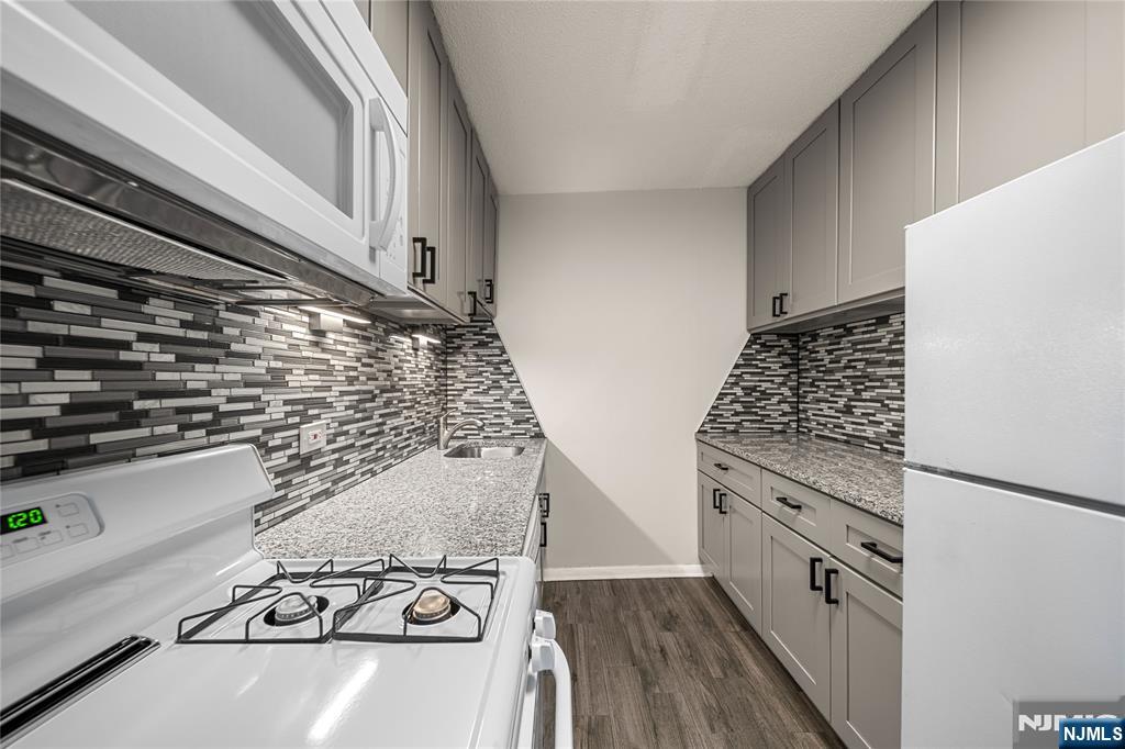 7000 Boulevard East #41L