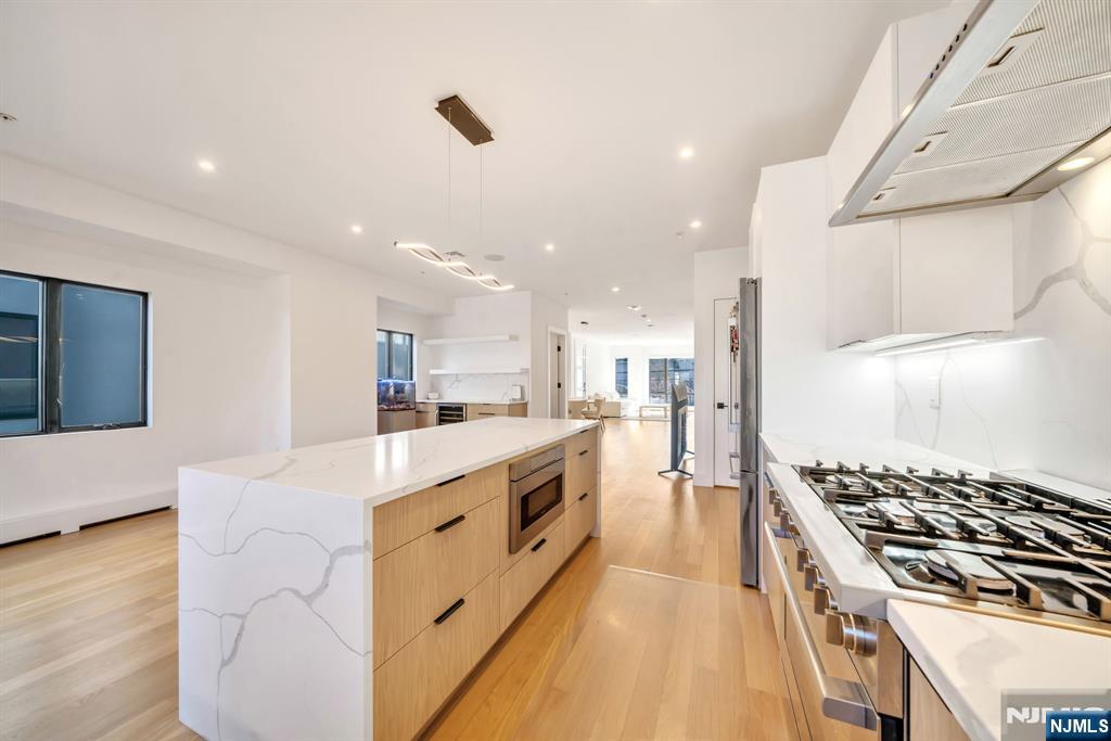 279 Myrtle Avenue, Fort Lee, NJ, 07024