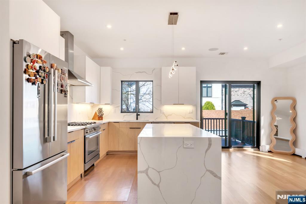 279 Myrtle Avenue, Fort Lee, NJ, 07024