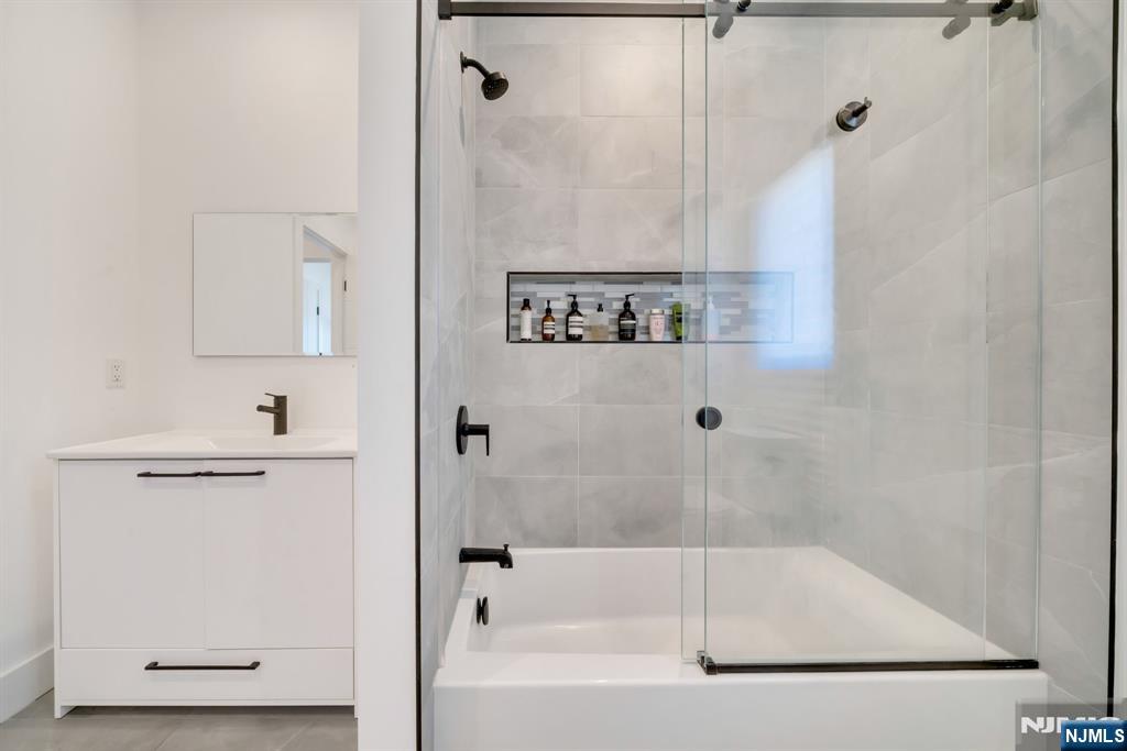 279 Myrtle Avenue, Fort Lee, NJ, 07024