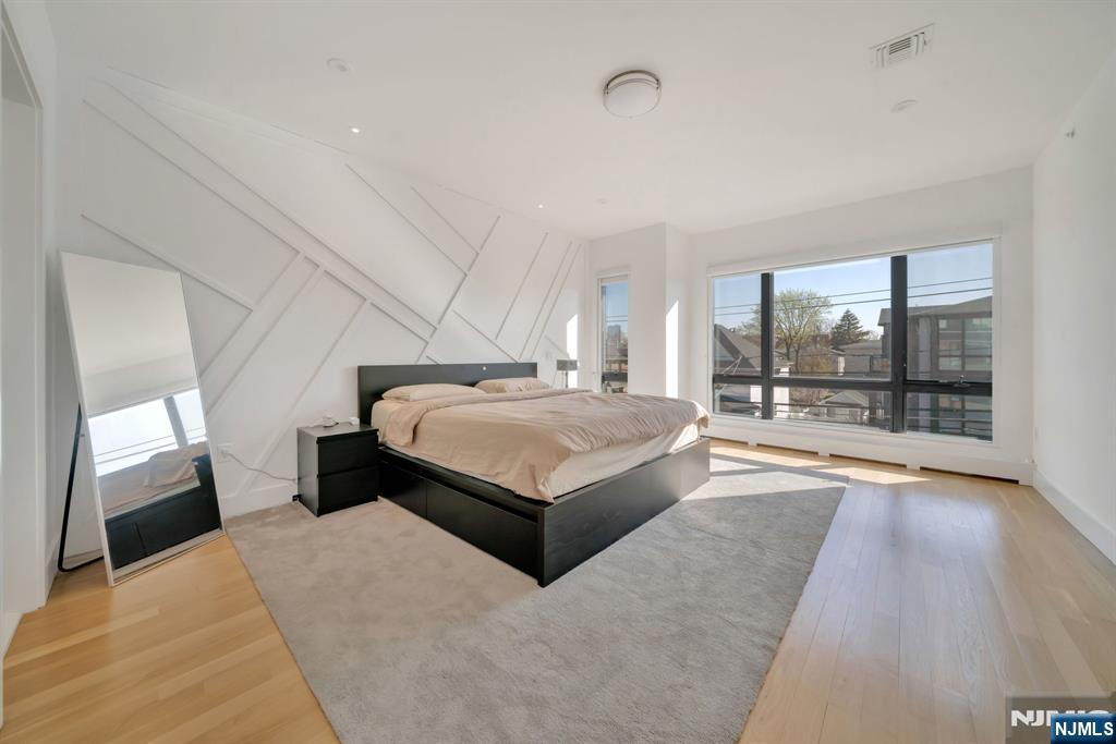 279 Myrtle Avenue, Fort Lee, NJ, 07024