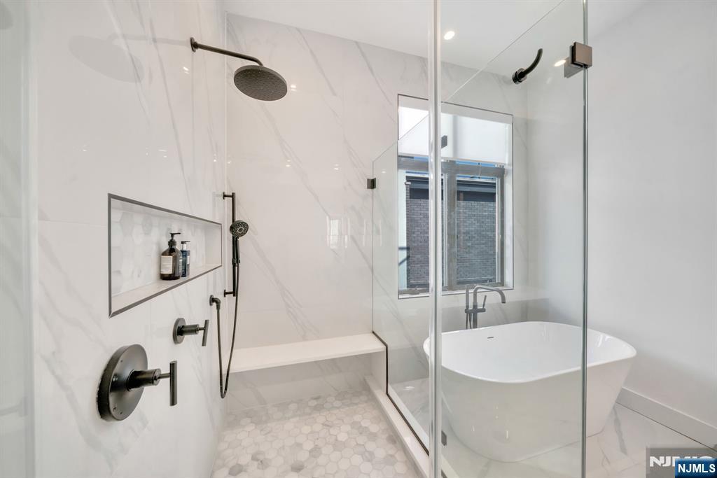 279 Myrtle Avenue, Fort Lee, NJ, 07024