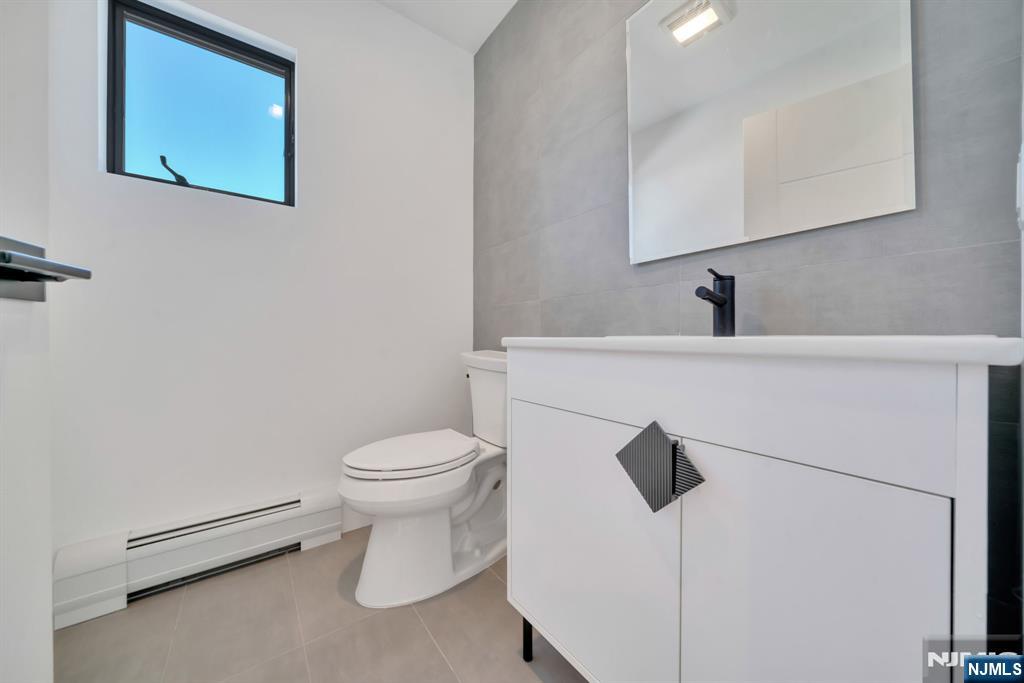 279 Myrtle Avenue, Fort Lee, NJ, 07024