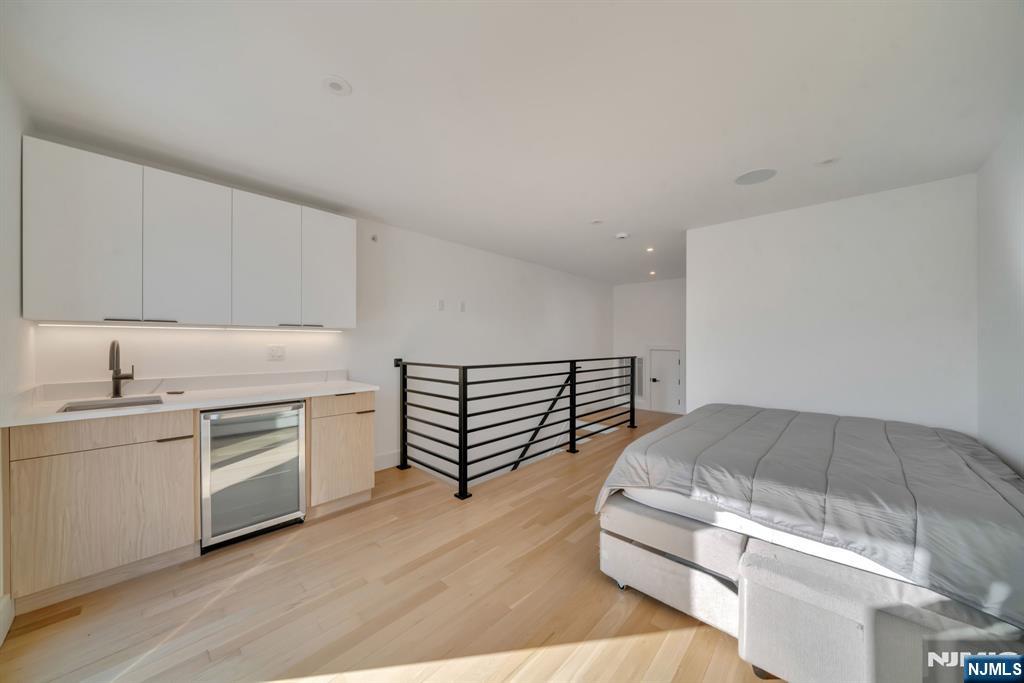 279 Myrtle Avenue, Fort Lee, NJ, 07024