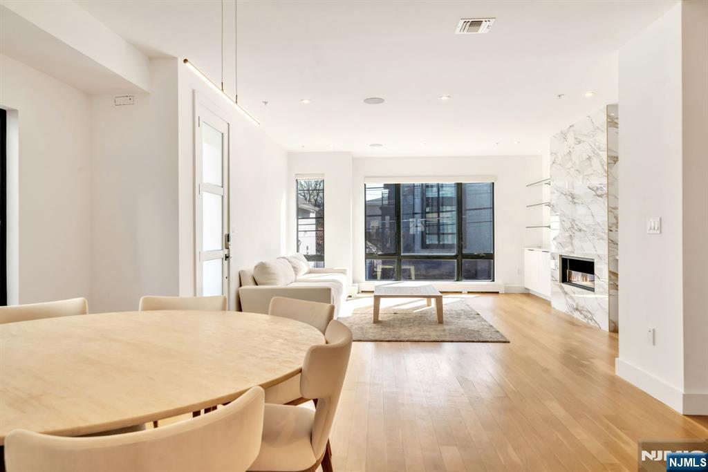 279 Myrtle Avenue, Fort Lee, NJ, 07024