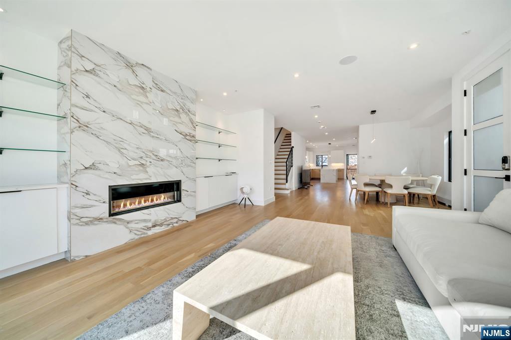 279 Myrtle Avenue, Fort Lee, NJ, 07024