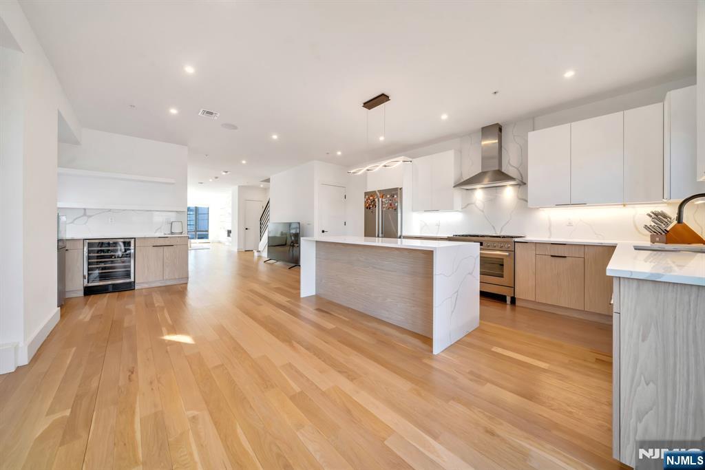 279 Myrtle Avenue, Fort Lee, NJ, 07024